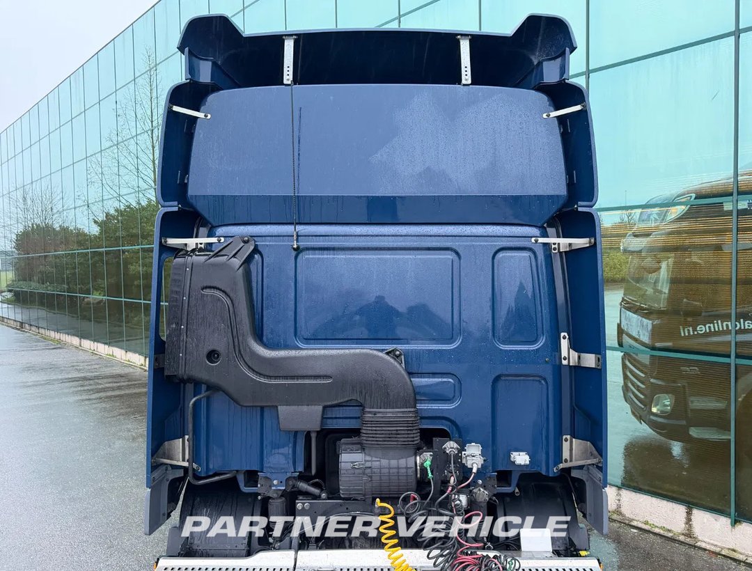 frontLeft : DAF CF 370 وحدات الجر