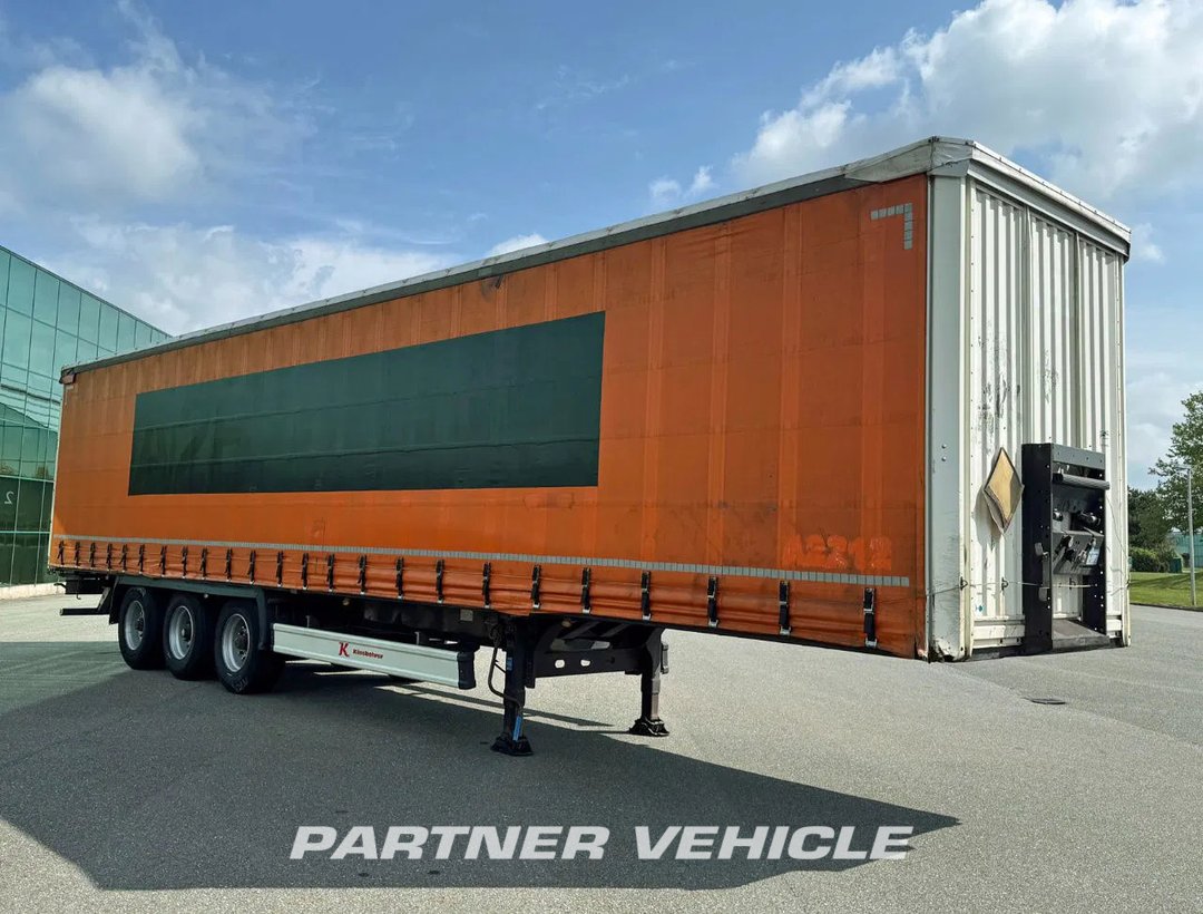 frontLeft : Kässbohrer Semi trailers Подвижни странични брезенти