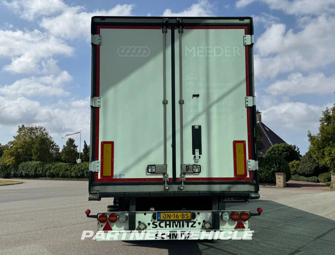 frontLeft : Schmidt 3-as stuuras carrier vector 1550 Gegalvaniseerd chassis Semirreboque frigorífico