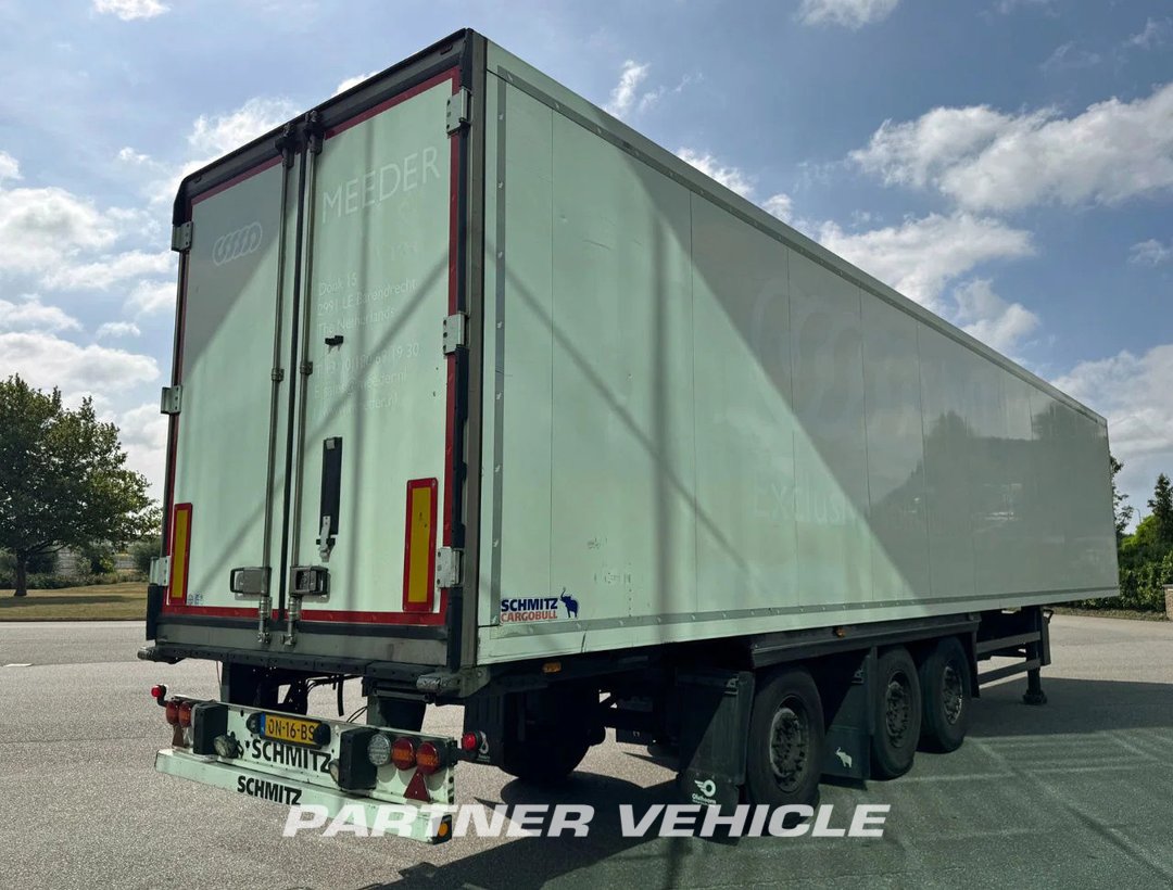 frontLeft : Schmidt 3-as stuuras carrier vector 1550 Gegalvaniseerd chassis Semirreboque frigorífico