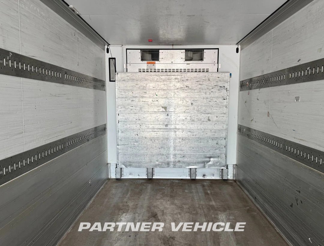 frontLeft : Schmidt 3-as stuuras carrier vector 1550 Gegalvaniseerd chassis Semirreboque frigorífico