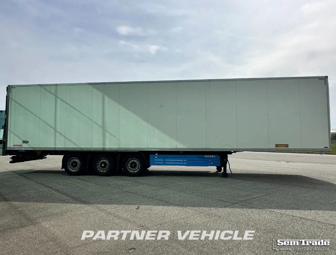 frontLeft : Kögel Thermo King SLXI Kyl kylan trailer