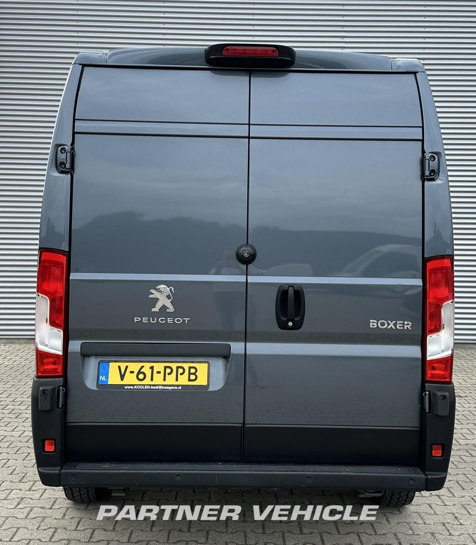 frontLeft : Peugeot Boxer 140PK Minibussar skåpbilar