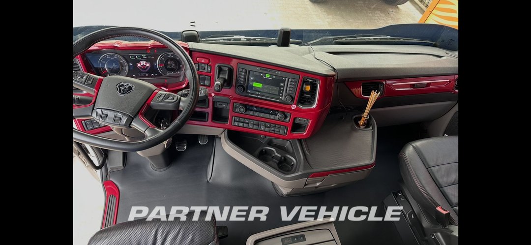 frontLeft : Scania S590 V8 Dragbil