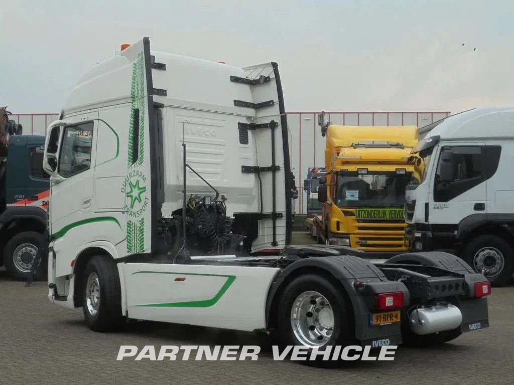 frontLeft : Iveco S-Way 460 Trekkvogn