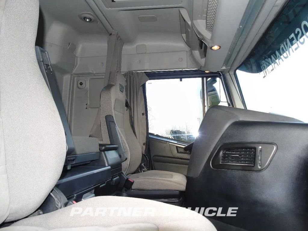 frontLeft : Iveco Stralis 480 Влекач