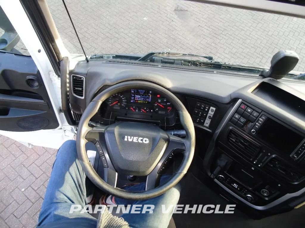 frontLeft : Iveco Stralis 480 Влекач