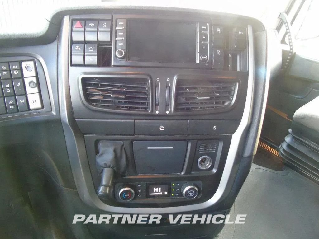 frontLeft : Iveco Stralis 480 Влекач
