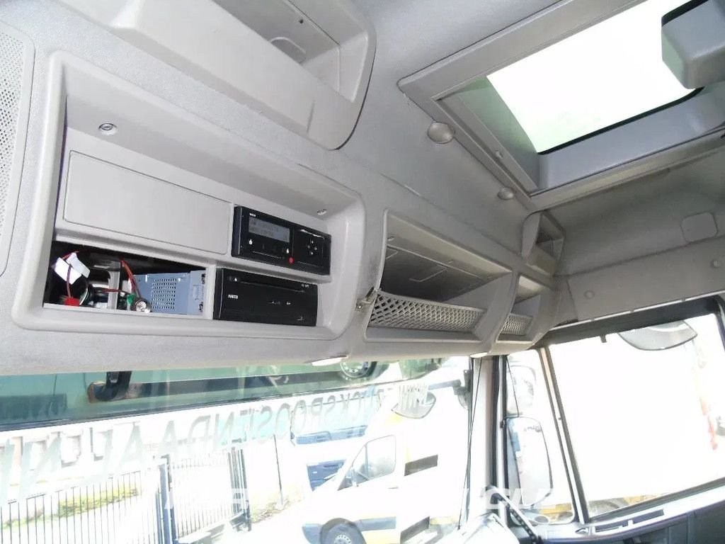 frontLeft : Iveco Stralis 480 Влекач