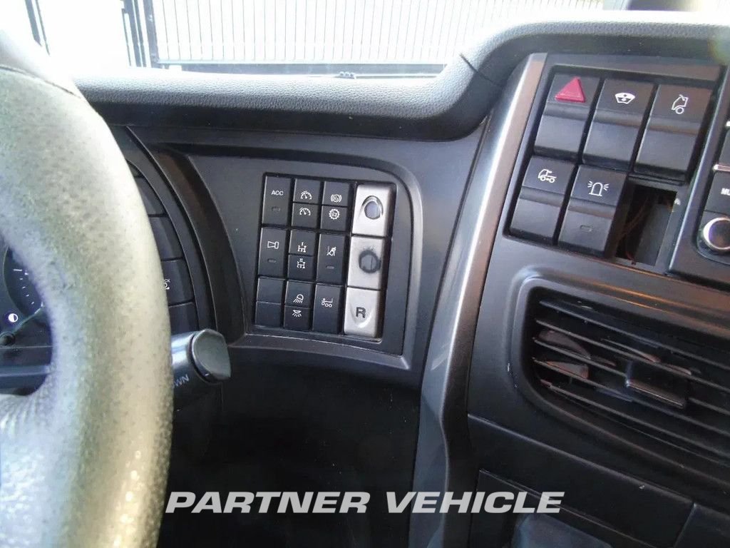 frontLeft : Iveco Stralis 480 Влекач