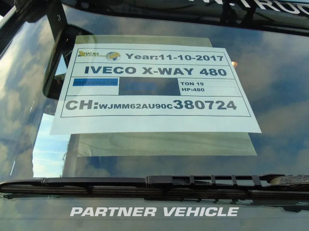 frontLeft : Iveco Stralis 480 Влекач