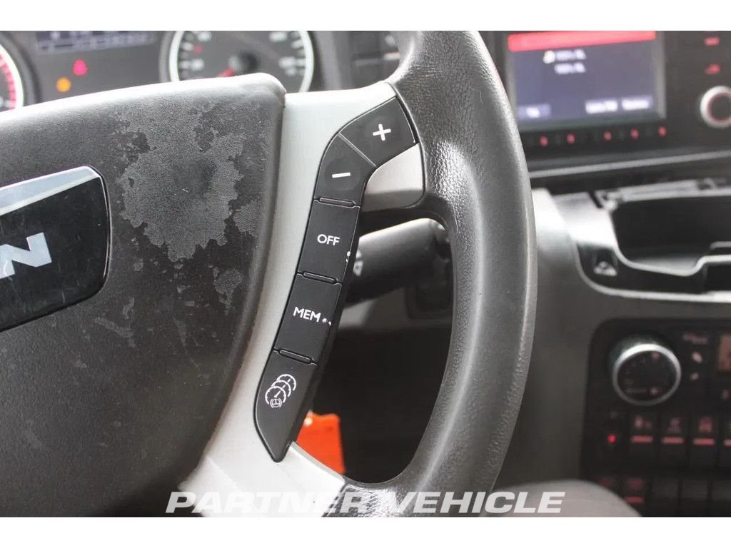 frontLeft : MAN TGX 18.440 وحدات الجر