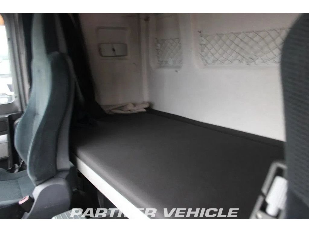 frontLeft : MAN TGX 18.440 وحدات الجر