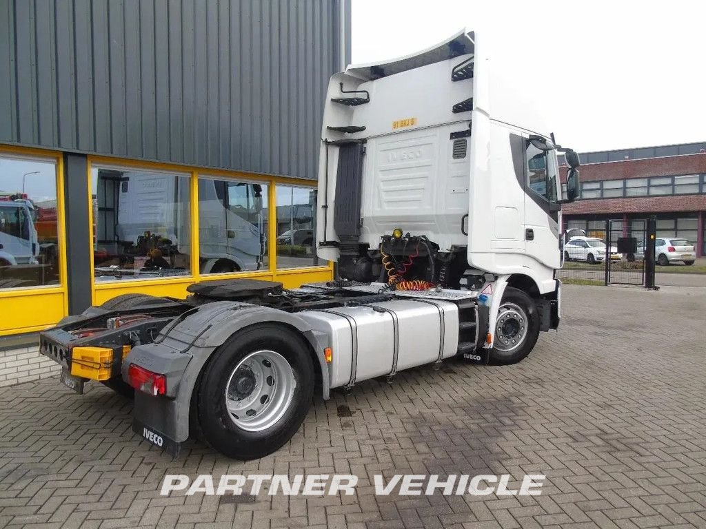frontLeft : Iveco Stralis 460 Ciagniki siodłowe