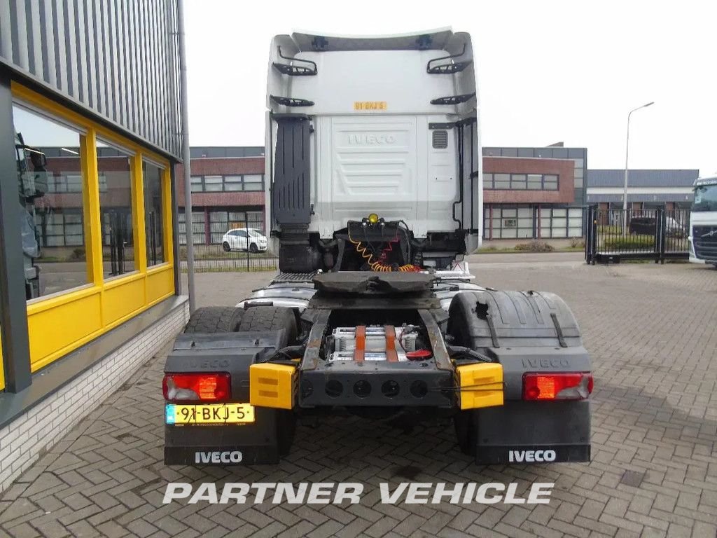 frontLeft : Iveco Stralis 460 Ciagniki siodłowe