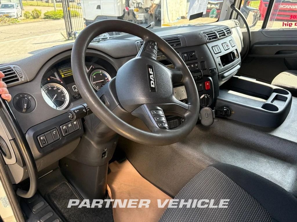 frontLeft : DAF CF 400 Vetopöytäauto