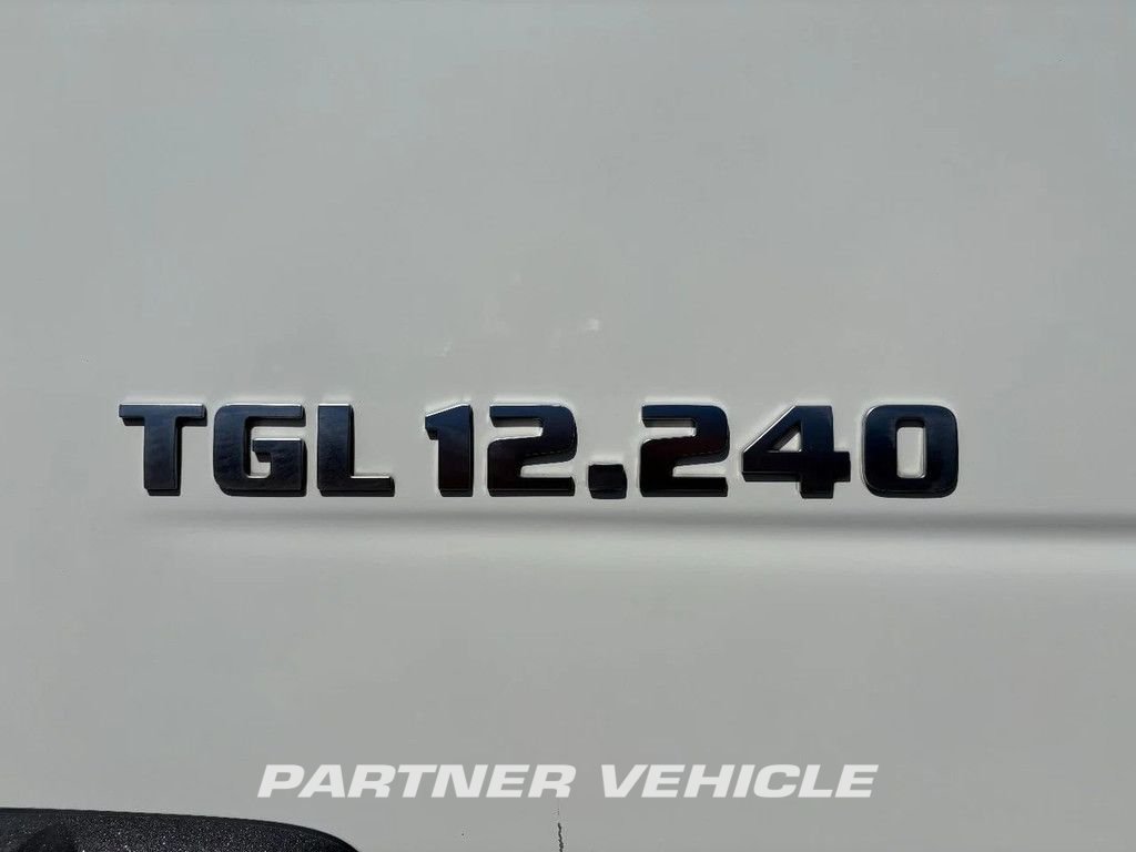 frontLeft : MAN TGL 12.240 Cap tractor