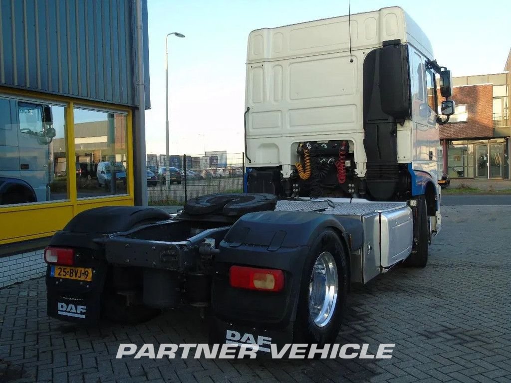 frontLeft : DAF XF 410 Trækker