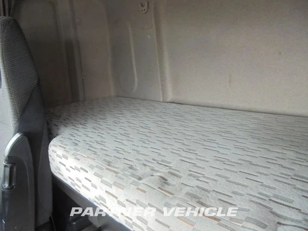 frontLeft : DAF CF 400 Trattore stradale
