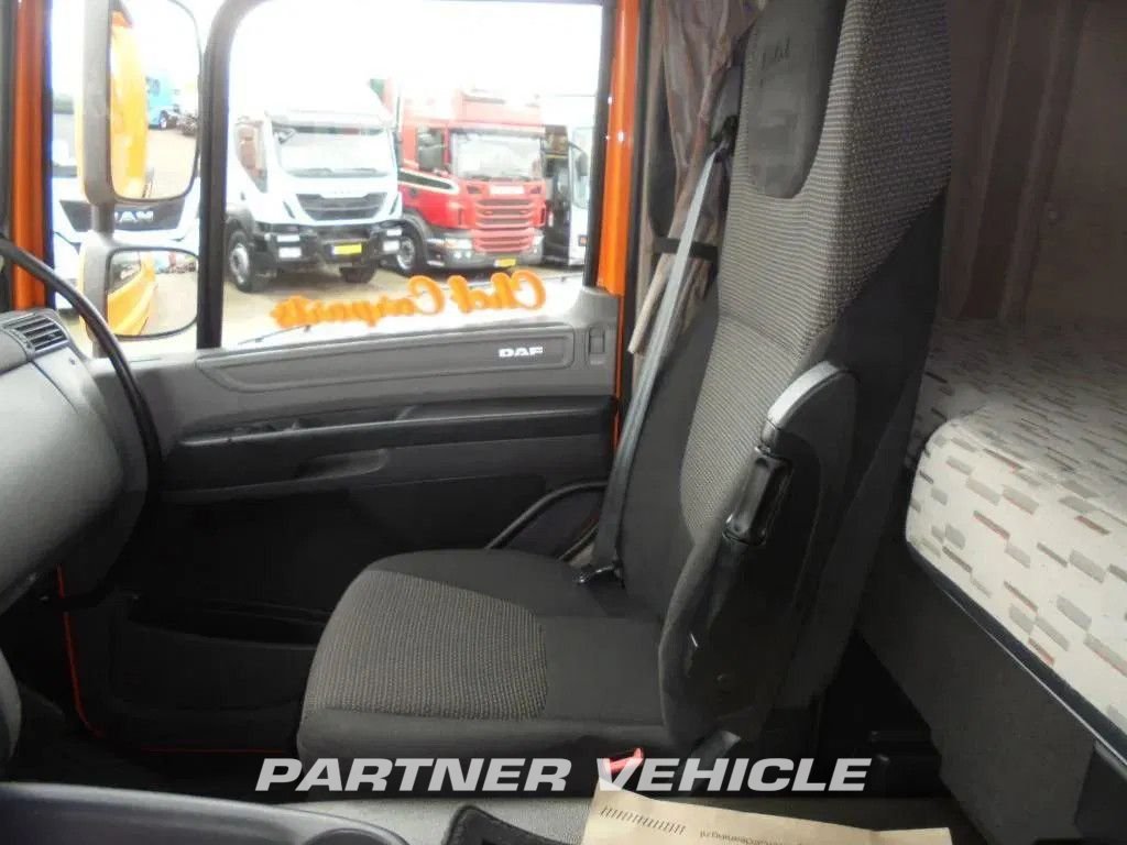 frontLeft : DAF CF 400 Trattore stradale