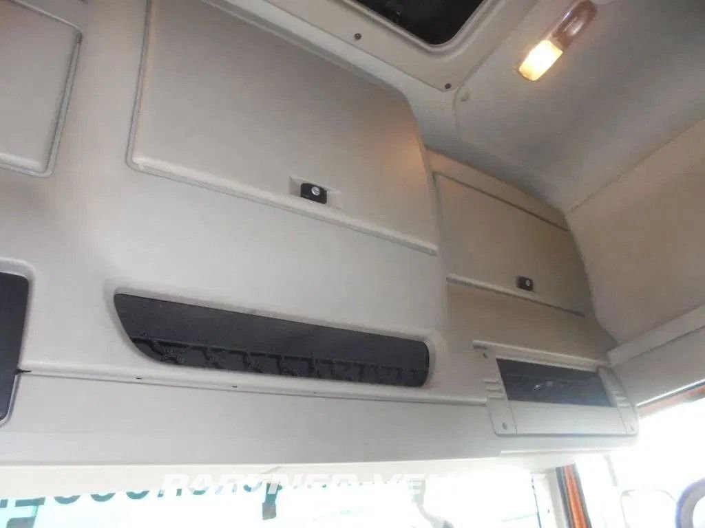 frontLeft : DAF CF 400 Trattore stradale