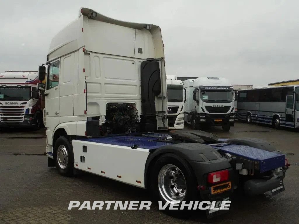 frontLeft : DAF XF 460 Trækker
