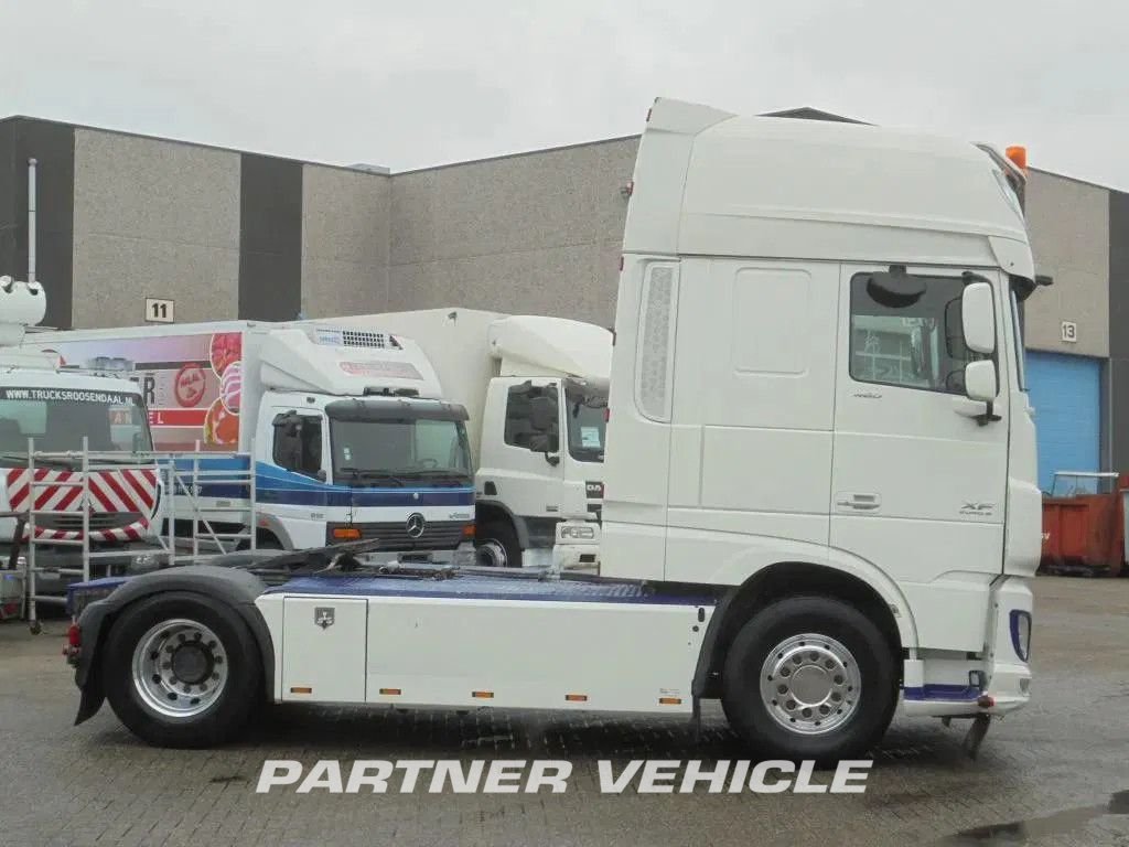 frontLeft : DAF XF 460 Trækker