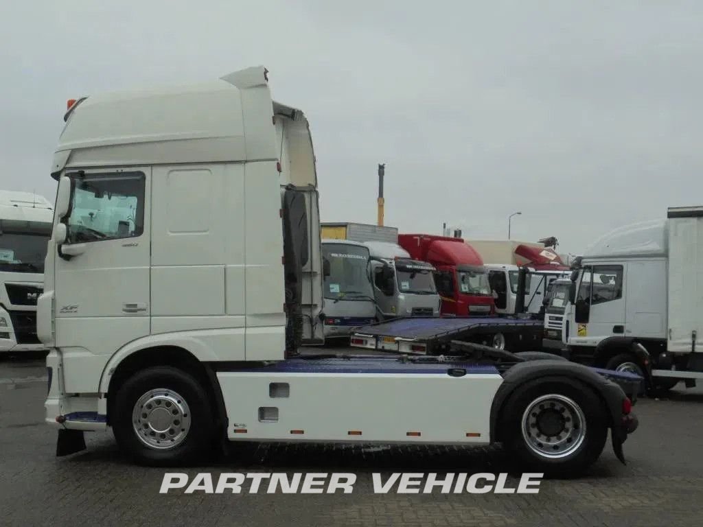 frontLeft : DAF XF 460 Trækker