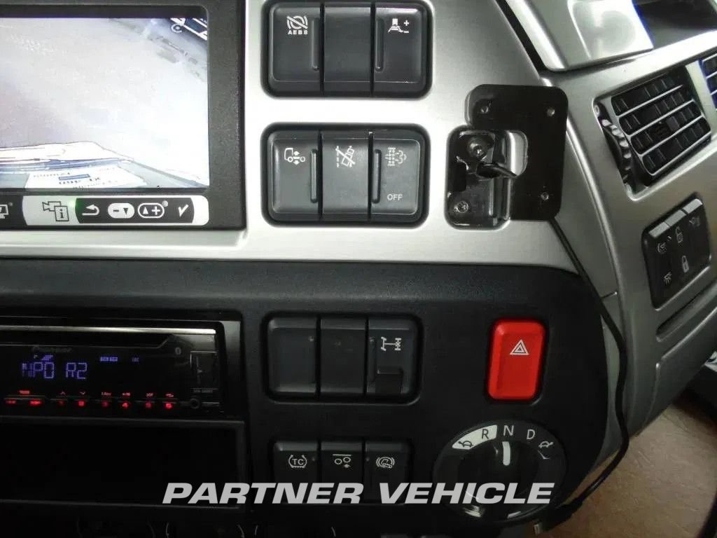 frontLeft : DAF XF 460 Trækker