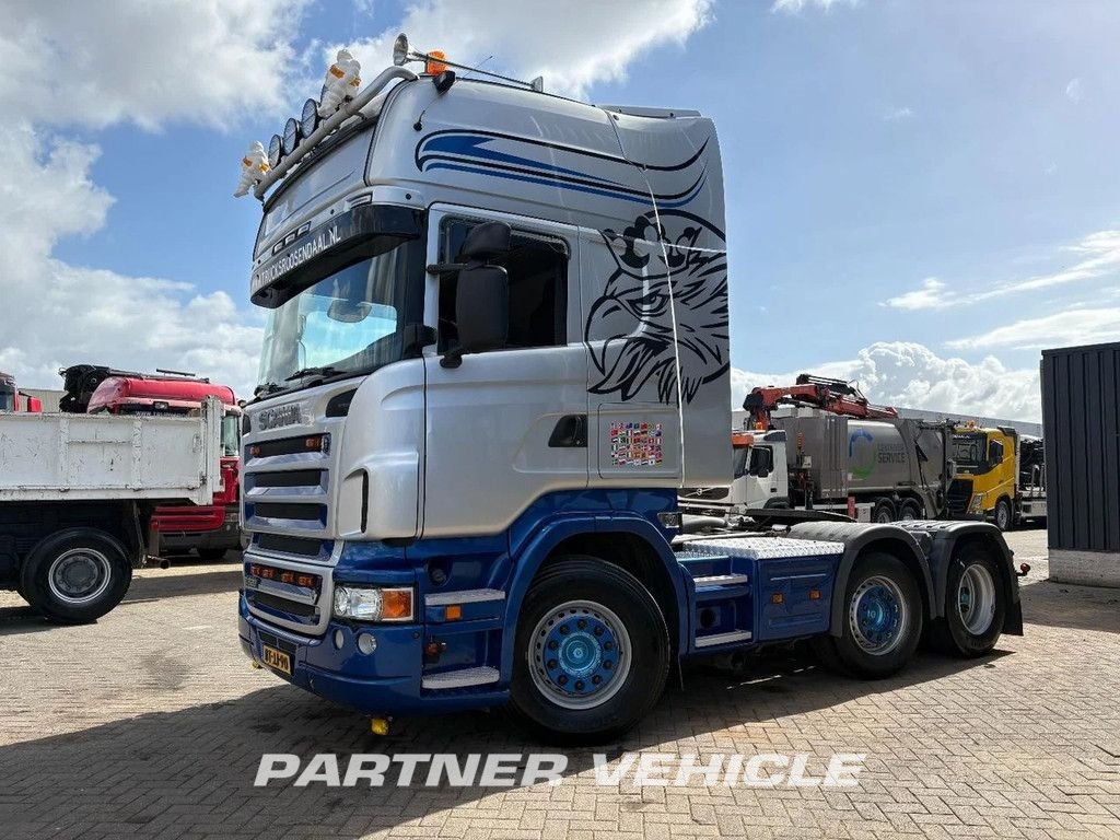 frontLeft : Scania R620 tegljač