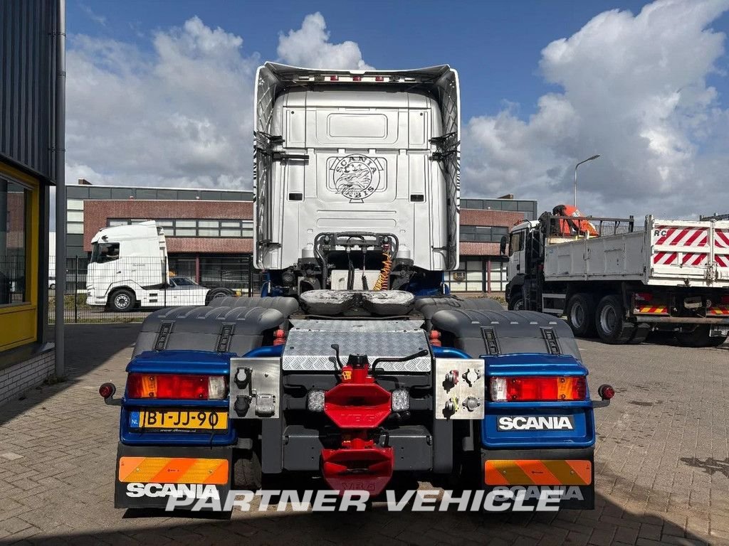 frontLeft : Scania R620 tegljač