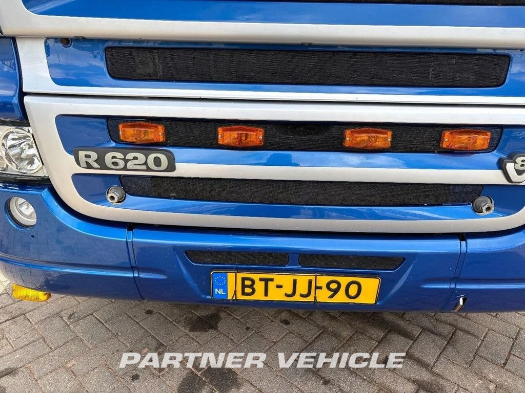 frontLeft : Scania R620 tegljač