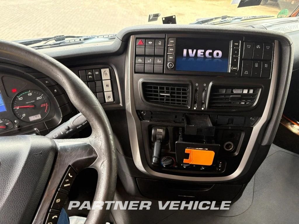 frontLeft : Iveco Stralis 460 Trækker