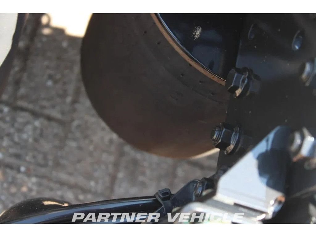 frontLeft : MAN 24.420 Tracteur routier