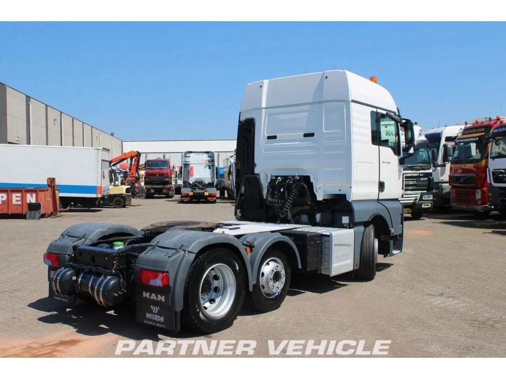 frontLeft : MAN 24.420 Tracteur routier