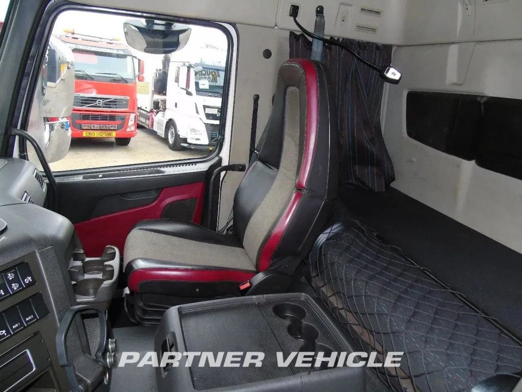 frontLeft : Volvo FMX 500 Tracteur routier