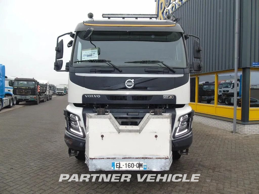 frontLeft : Volvo FMX 500 Tracteur routier