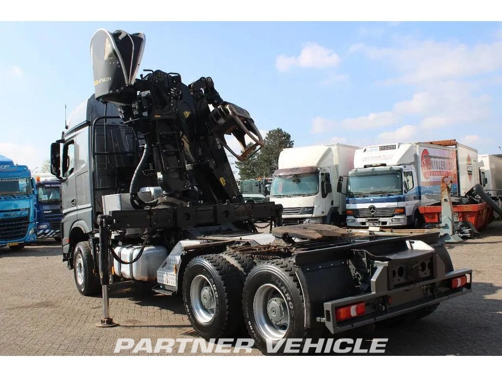 frontLeft : Mercedes Arocs 2858 Тягач