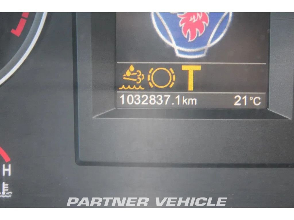 frontLeft : Scania R520 tegljač