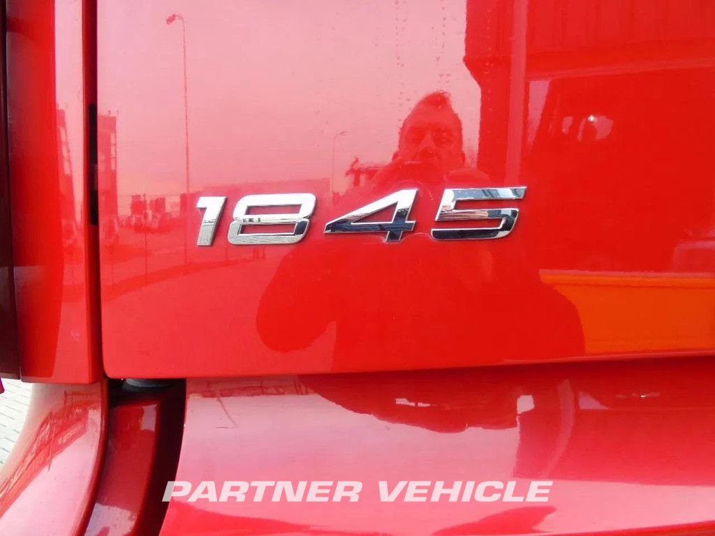 frontLeft : Mercedes Actros 1845 Tractor