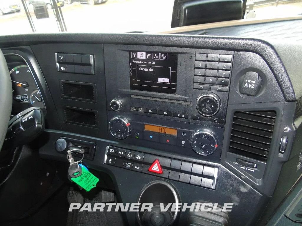 frontLeft : Mercedes Actros 1845 Tractor
