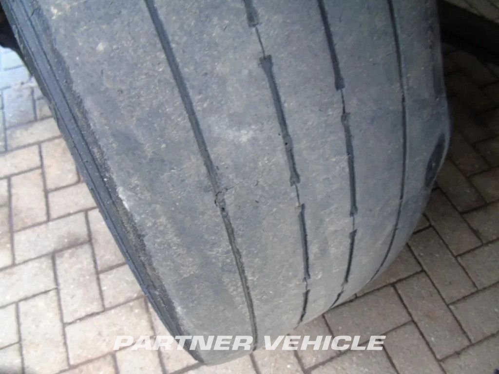 frontLeft : Mercedes Actros 1845 Tractor