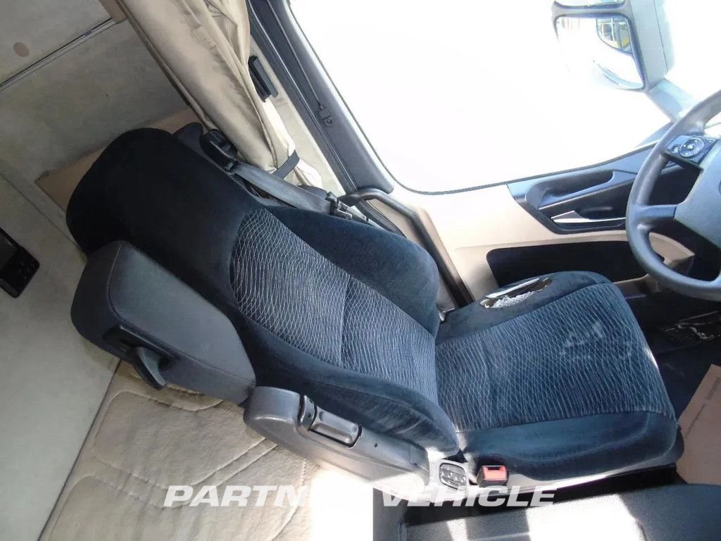 frontLeft : Mercedes Actros 1842 Cap tractor