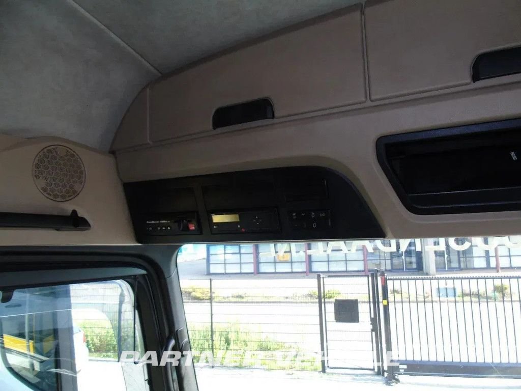 frontLeft : Mercedes Actros 1842 Cap tractor