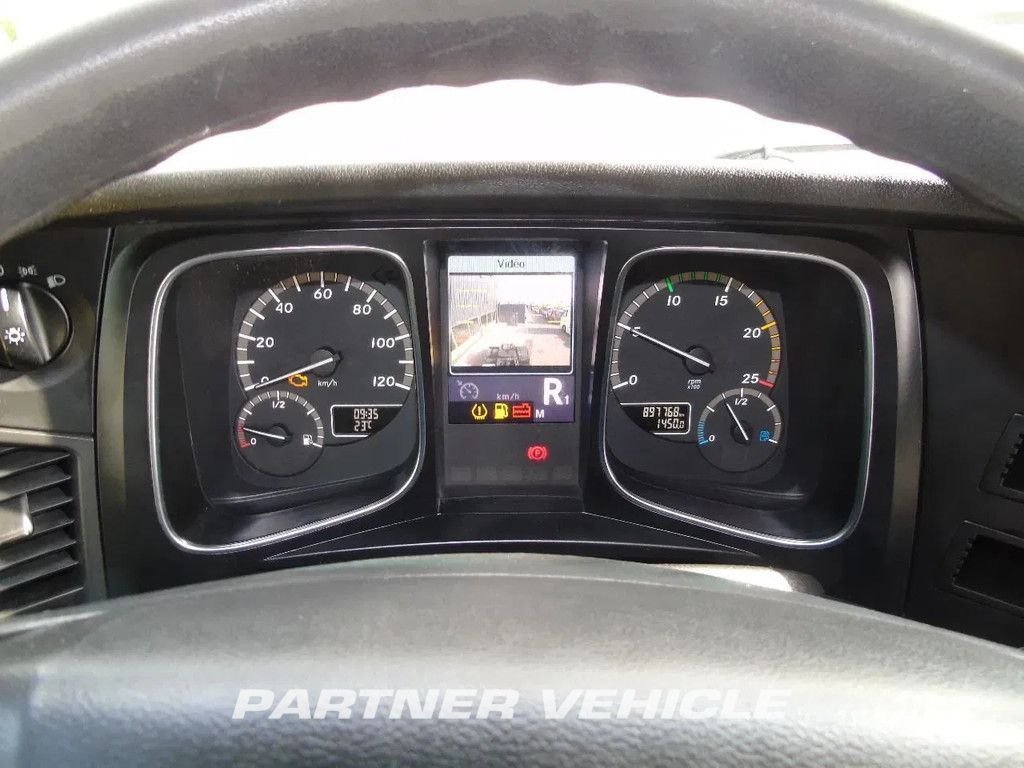 frontLeft : Mercedes Actros 1842 Cap tractor