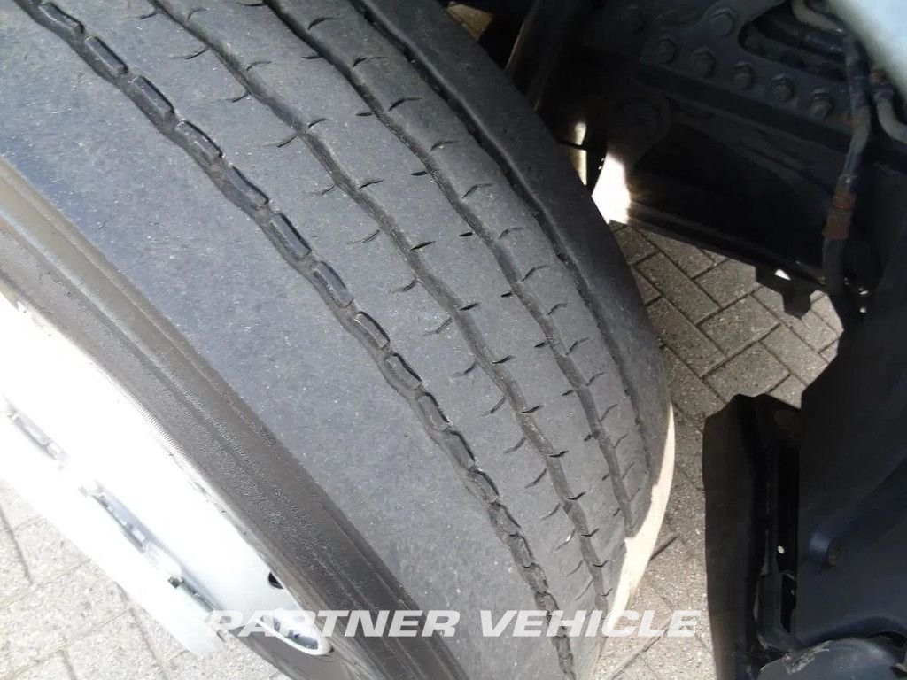 frontLeft : Mercedes Actros 1842 Cap tractor