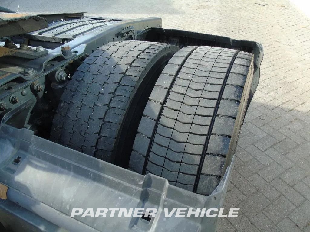 frontLeft : Mercedes Actros 1842 Cap tractor