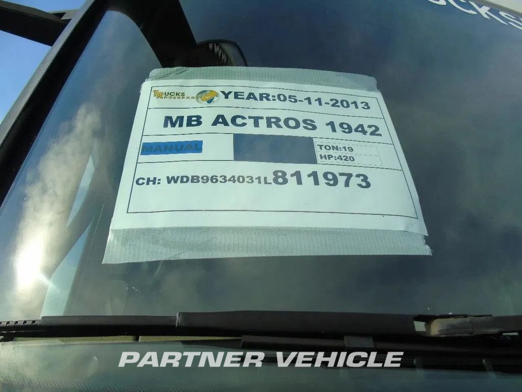 frontLeft : Mercedes Actros 1842 Cap tractor