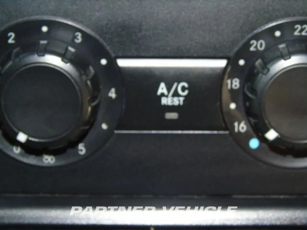 frontLeft : Mercedes Actros 1842 Cap tractor