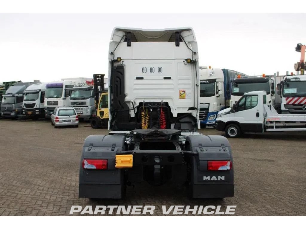 frontLeft : MAN TGX 18.440 Cabeza tractora